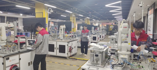 培植工匠精神，磨煉專業技能——自動化工程學院2024年學生職業技能大賽工業機器人系統操作員賽項順利舉行